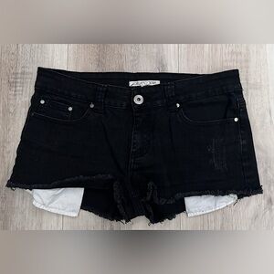 Forever 21 Denim Black shorts. Size 30 Women. Great shape. Worn a couple times.